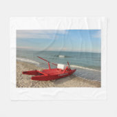 Rode reddingboot op het strand - zee fotografie fleece deken (Voorkant (Horizontaal))