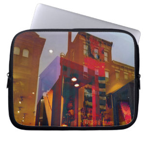 rode reflecties op de straten van Philadelphia Laptop Sleeve