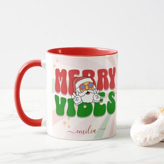 Rode Retro 70s thema Merry Vibes Aangepaste naam Mok (Met donut)
