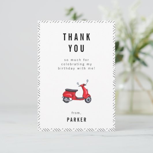 Rode Retro Scooter Thema Verjaardag Bedankt Kaart (Staand voorkant)
