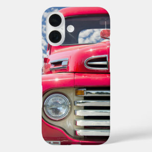 Rode retro truck met fuzzy dobbelstenen iPhone 16 hoesje