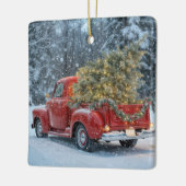 Rode retro truck met kerstboom in sneeuwvlokken keramisch ornament (Links)