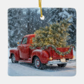 Rode retro truck met kerstboom in sneeuwvlokken keramisch ornament (Voorkant)
