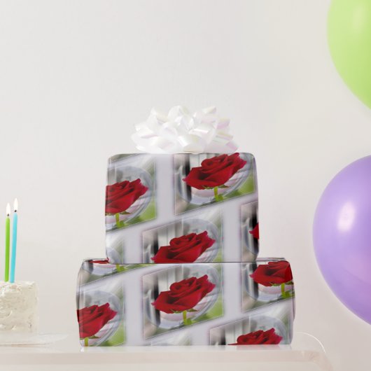 Rode roos 2 cadeaupapier (Feestgeschenken)