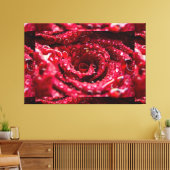Rode Roos Boven met Waterdruppels Premium Wrapped Canvas Afdruk (Insitu (Woonkamer))