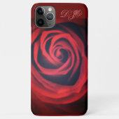 Rode roos dichtbij met monogram Case-Mate iPhone case (Achterkant)