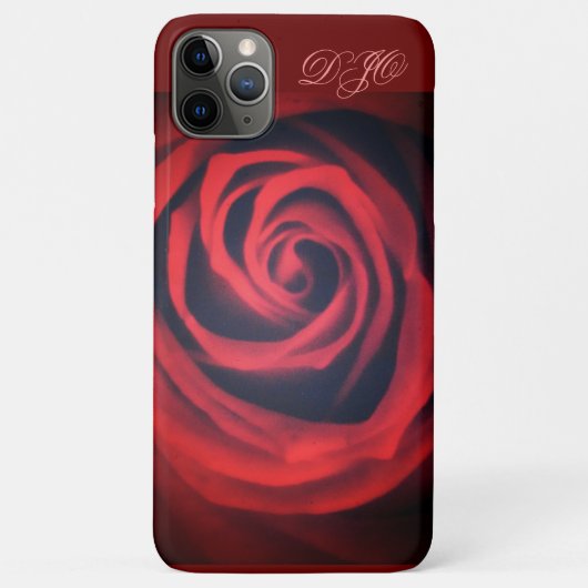 Rode roos dichtbij met monogram Case-Mate iPhone case (Achterkant)
