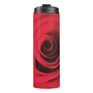 Rode roos knop detail bloemendesign thermosbeker