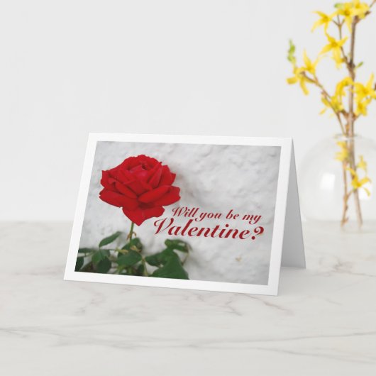 Rode Roos tegen Witte Muur Kaart (Gele Bloem)