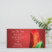 Rode Rosebud Bloem Huwelijk Save The Date (Staand voorkant)