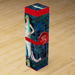 RODE ROSTERS IN DE NACHT, BEAUTY MODE MONOGRAM WIJN<br><div class="desc">Elegant design met rode wax verzegeling en lint .Vibrant, stijlvol Frans Art Deco met hoge mode, met een mooie dame met een rode roos in de hand en blauwe bloem in zwart wit, rood, aqua blauw, blauwgroen kleuren .Cool, modern en artistiek design.is perfect voor haarschrijver, stijlvolle haarstylist, theatervormende kunstenaars, costumers,...</div>