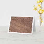 Rode rots, stenen achtergrond kaart (Gele Bloem)