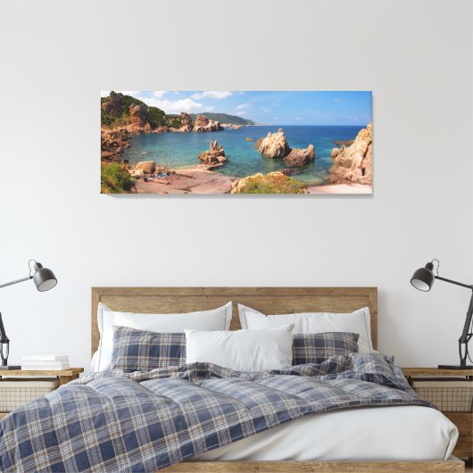 Rode rotsachtige kust van Sardinië canvas print (Insitu (Slaapkamer))