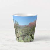 Rode rotsen en cactussen I Latte Mok (Voorkant)
