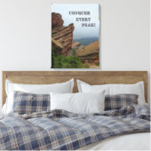 Rode rotsen stijgen: verover elke piek canvas afdruk (Insitu (Slaapkamer))