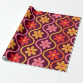 Rode Roze Oranje Bloemen op Vintage Ogee Patroon Cadeaupapier (Uitgerold)