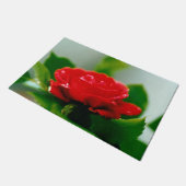 Rode roze van passie bedekt met dauwdruppels deurmat (Schuin)