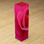 Rode roze wijndoos Aangepaste Romantische Rozen do Wijn Geschenkdoos<br><div class="desc">Rood roodroostervat Aangepaste Fuchsia Roos Boxes Boutineer Roos Gift Boxes Jewelry Boxes Keepsakes Classic Red Rose Boxes Jouw naam Hier Valentijnse Gift Wine Boxes Roos Mementos for Men, Women, Boys, Girls Klik op "Aanpassen" om meer tekst toe te voegen Kies Lettertypen en aangepaste kleuren Aangepaste Rozen Wijnbox eBay voor Friends...</div>