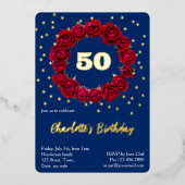 Rode rozen diep blauwe achtergrond met glitterster folie uitnodiging (Voorkant)