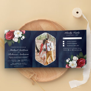Rode Rozen en Witte Magnolia Marineblauw Bruiloft Drieluik Uitnodiging