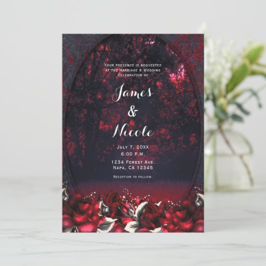 Rode Rozen Gothic Wedding Invitation Kaart (Staand voorkant)