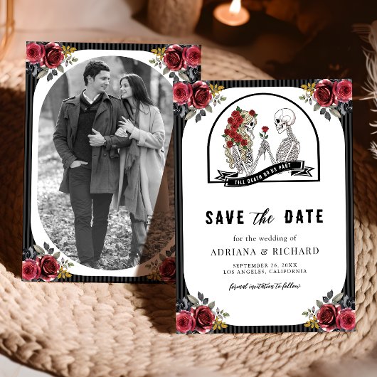 Rode Rozen Gotisch Skelet Koppel Foto Bruiloft Save The Date