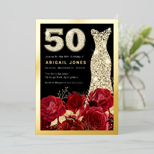Rode Rozen Gouden Jurk 50ste Verjaardag Party Goud Folie Uitnodiging (Staand Voorkant)