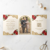 Rode Rozen Gouden Kant Crème QR Code Foto Bruiloft Drieluik Uitnodiging (Binnen)