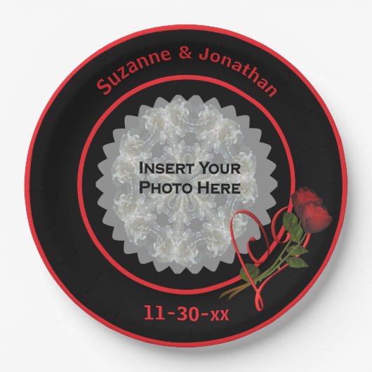 Rode Rozen Hart Zwart Gepersonaliseerde Trouwfoto Papieren Bordje (Voorkant)