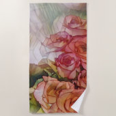 Rode rozen in ontappend zonlicht strandlaken (Voorkant)