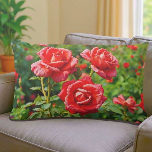 Rode Rozen Lendenkussen Kussen (Lumbar pillow with red roses)