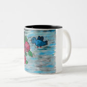 Rode rozen met blauwe vogel tweekleurige koffiemok (Voorkant rechts)