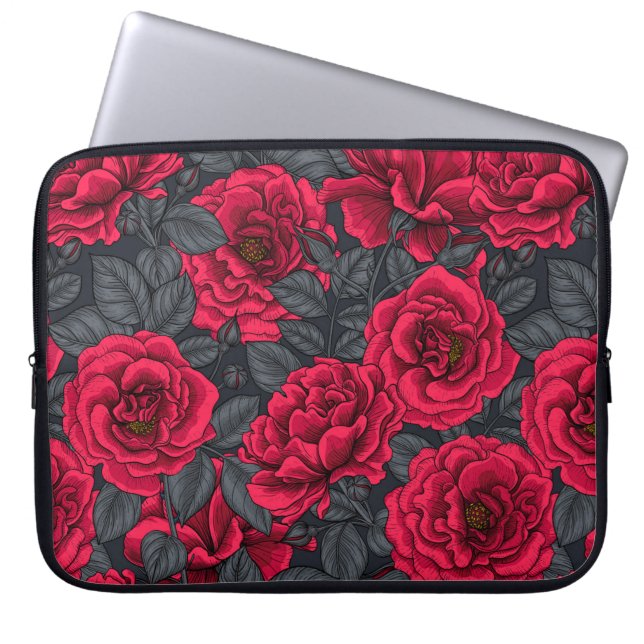 Rode rozen met grijze bladeren op zwart laptop sleeve (Voorkant)