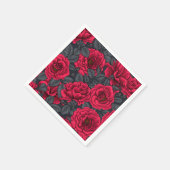 Rode rozen met grijze bladeren op zwart servet (Hoek)