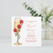Rode rozen op bruidsfeest met champagne kaart (Staand voorkant)