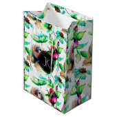 Rode rozen op de houtextuur van blond hout medium cadeauzakje (Voorkant Gekanteld)