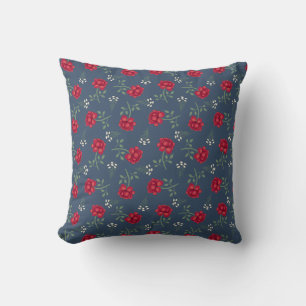 Rode rozen op donkerblauwe oversized calico kussen