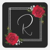 Rode rozen op het zwarte huwelijk vierkante sticker (Voorkant)