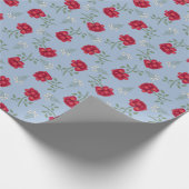 Rode rozen op lichtblauwe oversized calico cadeaupapier (Hoek)