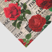 Rode rozen op  ontkoppeling van krantenpapier tissuepapier (Detail)