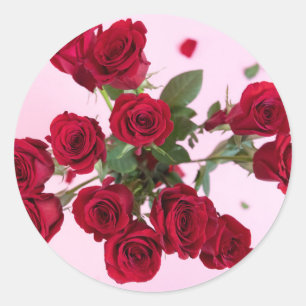 Rode rozen op roze elegante Romantische Klassieke  Ronde Sticker