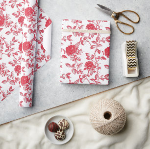 Rode rozen op witte Toile De Jouy Cadeaupapier