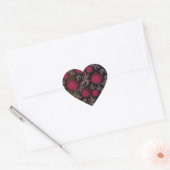 Rode rozen op zwart. hart sticker (Envelop)