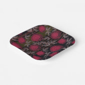 Rode rozen op zwart. papieren bordje (Gebogen)