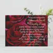 Rode rozen rondom bruiloft innovatie kaart (Staand voorkant)