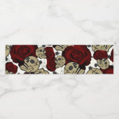 Rode Rozen & Schedels Zwarte Bloem Gotische Witte Waterfles Etiket (Enkel label)