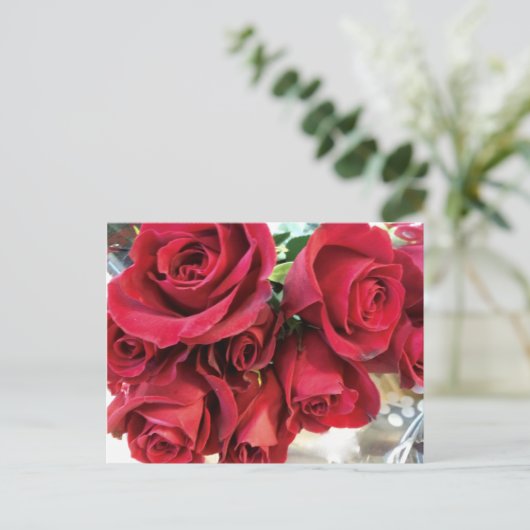 Rode rozen Sla het briefkaart Datum op (Staand voorkant)