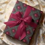 Rode Rozen Sprankelend Zwart Donker Bloemen Inpakp Cadeaupapier<br><div class="desc">Elegant  sprankelend zwart scrollwork met donkerrobijnrode rozen. Maakt een geweldig multifunctioneel inpakpapier. Werkt goed voor Valentijnsdag,  jubilea en verjaardagen. Dit elegante ontwerp is perfect voor fans van humeurige donkere bloemen en elegante gotische esthetiek.</div>