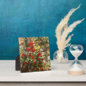 Rode rozen tegen een stenen muur fotoplaat (Insitu)