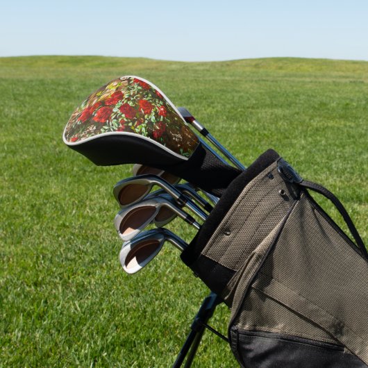 Rode rozen tegen een stenen muur golfheadcover (Insitu)
